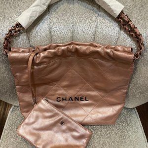 CHANEL 22 Handbag
